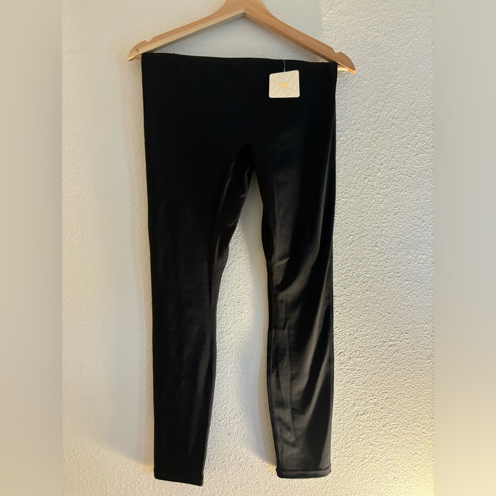 Brand New Black Fabletics Anywhere Motion Leggings, with tags!!